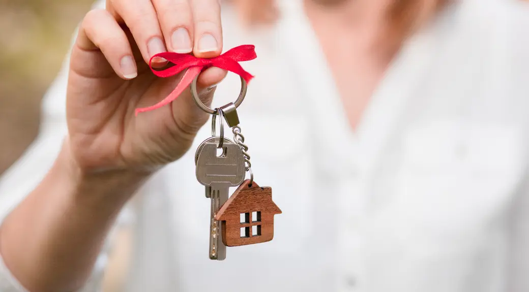 Buying and Selling a Home at the Same Time: How Does It Actually Work?